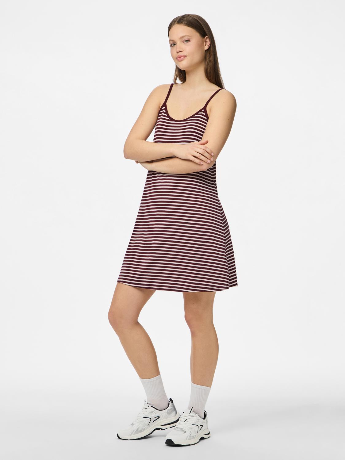 model_shot-front_full